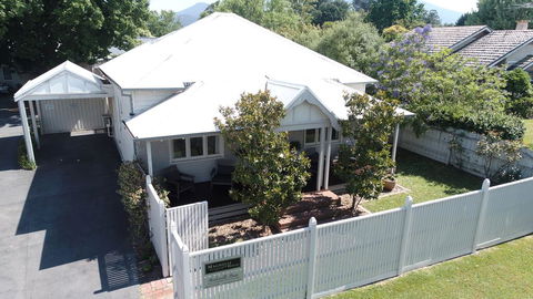 Healesville House - Magnolia House - Adwords Guide 1