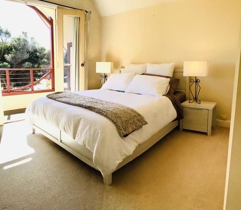 Heart Of Geelong Entire Townhouse Sleeps 8 - Adwords Guide 1