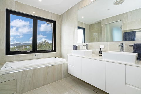 Hidden Cove On Hamilton Island - Adwords Guide 1