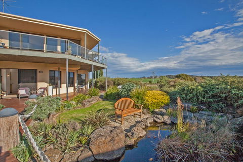 Hilltop Apartments Phillip Island - Adwords Guide 0