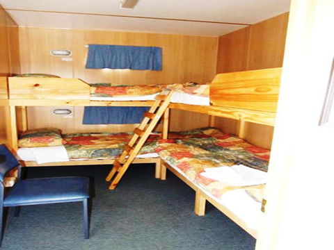 Hobart Bush Cabins - Adwords Guide 0