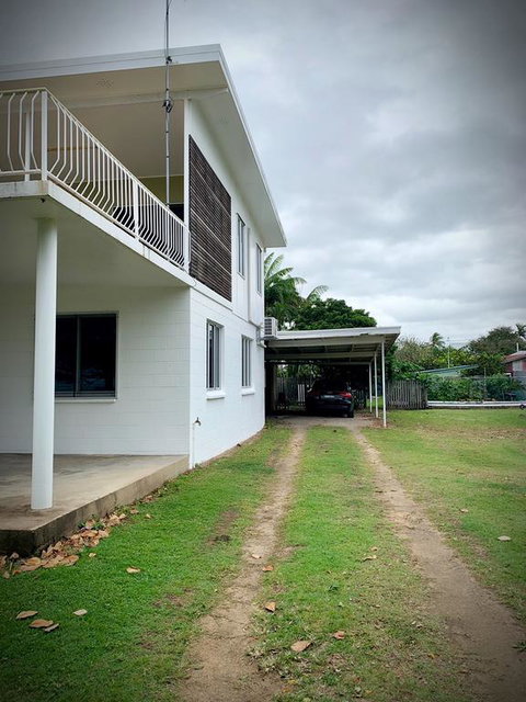 Holiday Rental - Huge House With Beach Views - Adwords Guide 3