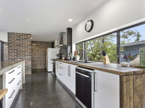 Horizons At Currarong - Architecturally Designed Beach House - Adwords Guide 2