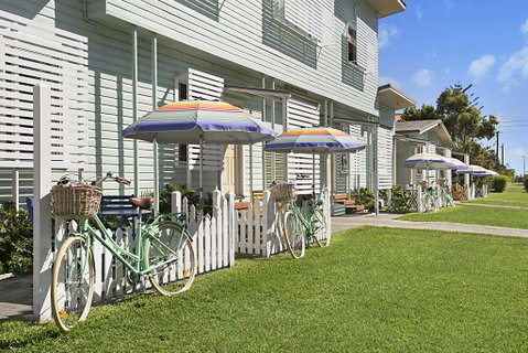 La Costa Beachside Motel - Adwords Guide 0