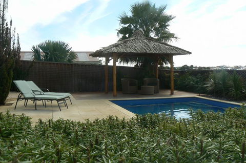 La Mer - Home With A Pool - Adwords Guide 3