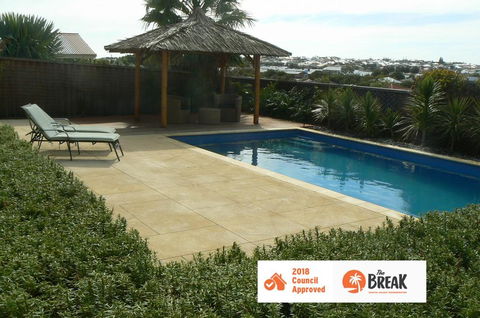 La Mer - Home With A Pool - Adwords Guide 0