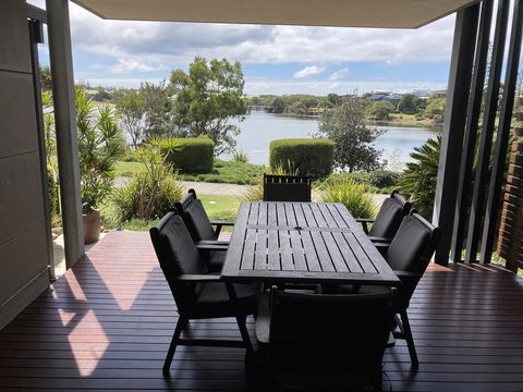 Lagoon-Front Luxury At Twin Waters Resort - Adwords Guide 1