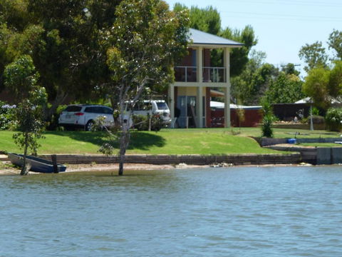 Lake Boga Waterfront Holiday House - Adwords Guide 0