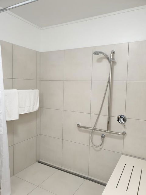 Lake Kawana Accommodation - Adwords Guide 3