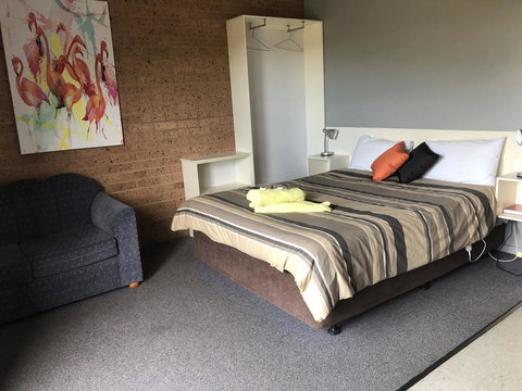 Lake Talbot Tourist Park - Adwords Guide 0