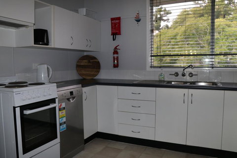 Lakes Edge Cottage - Adwords Guide 2