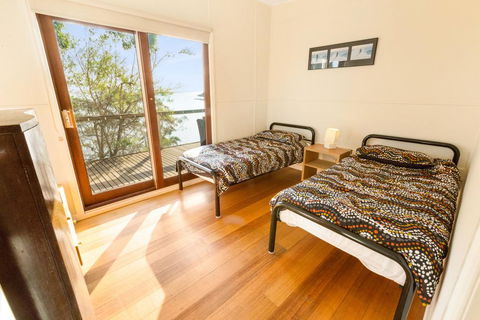 Lakescapes Cottage - 180 Degree Panoramic Views - Adwords Guide 3