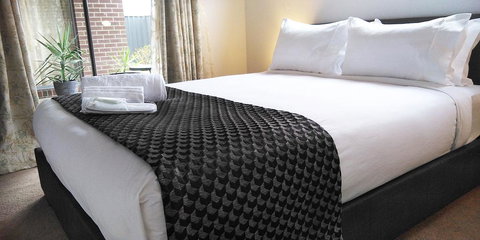 Lakeside Retreat & Business - Adwords Guide 3