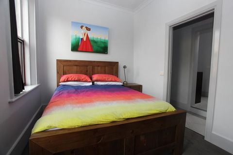 Latrobe Art Apartments - Adwords Guide 1