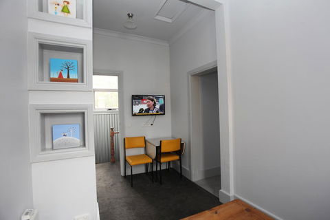 Latrobe Art Apartments - Adwords Guide 2