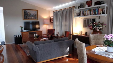 Laurel House - Adwords Guide 0