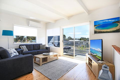 Lazy Days Beach House, Jervis Bay - Pet Friendly, 4 Mins Walk To Beach - Adwords Guide 0