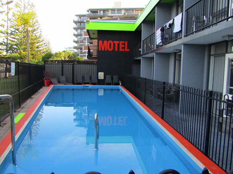 Le George Motel - Adwords Guide 0