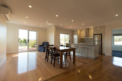 Leichhardt Cottages - Adwords Guide 0