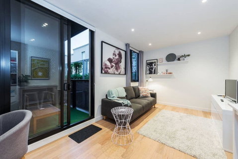 Luxury 1 Bed Unit BEST LOCATION IN SOUTH YARRA - Adwords Guide 1