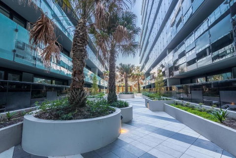 Luxury 2BR Yarra River Views WIFI-Netflix-Pool-Gym - Adwords Guide 1