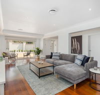 Luxury Family-size Home in Smart Beachside Suburb - Adwords Guide