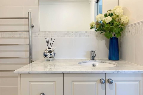 Luxury Storybook Manor Guest Suite - Adwords Guide 3