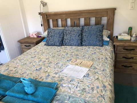 M & T's Waterfront Bed & Breakfast - Adwords Guide 1