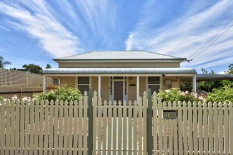 Maeville Cottage - Adwords Guide 0