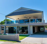 Magical holiday home - Welsby Pde Bongaree - Adwords Guide