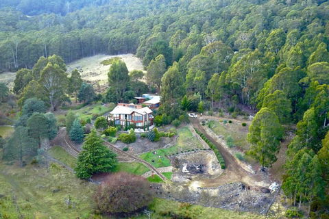 MAGICAL MOUNTAIN RETREAT - 20 Mins To CBD And Only 10 To MONA! - Adwords Guide 1