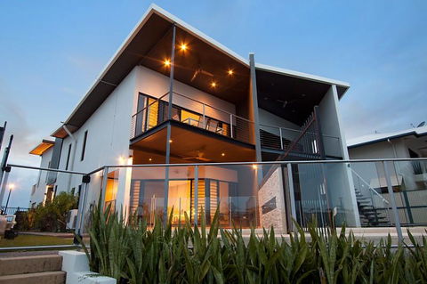 Marina Views Townhouse - Adwords Guide 0