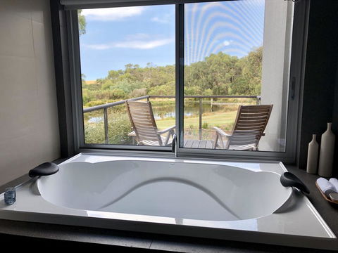 Messmates Luxury Eco Suites - Adwords Guide 1