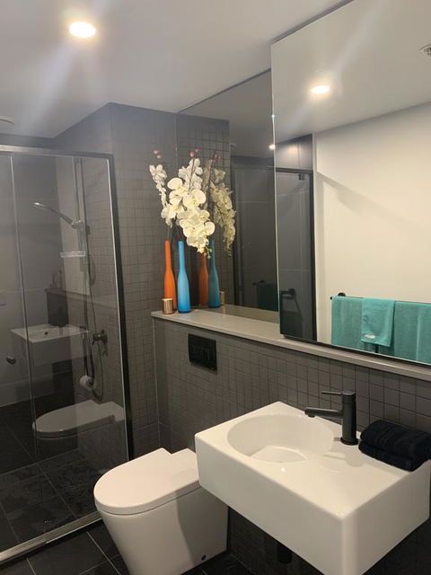Midnight@Braddon Modern Executive Apt, Pool, Sauna, Secure Parking, Wine - Adwords Guide 2