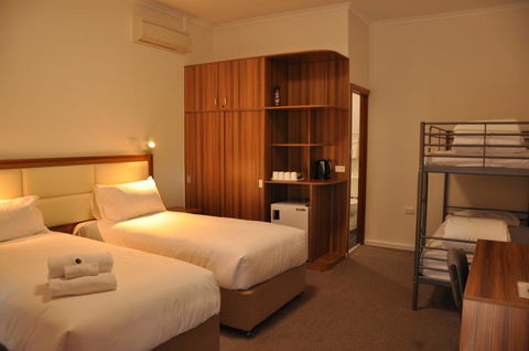 Miner's Retreat Motel - Adwords Guide 2