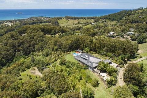 Mont Sapphire Luxury Estate - Adwords Guide 1