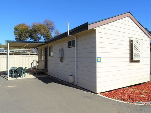 Moonta Bay Cabins - Adwords Guide 1