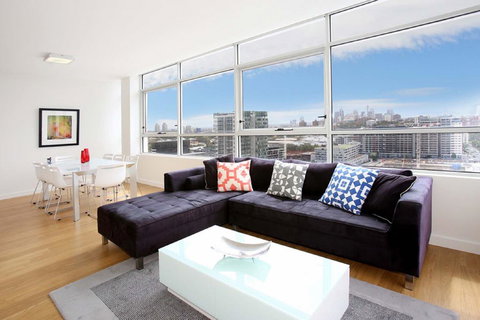 Moore To See - Modern And Spacious 3BR Zetland Apartment With Views Over Moore Park - Adwords Guide 2