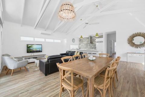 Mudjimba Island Beach House - Adwords Guide 1
