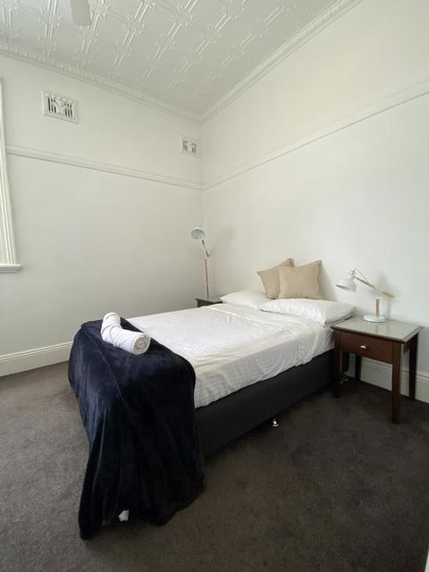 Newcastle Hotel - Adwords Guide 1