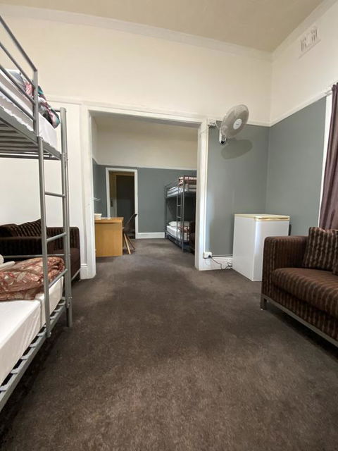 Newcastle Hotel - Adwords Guide 0