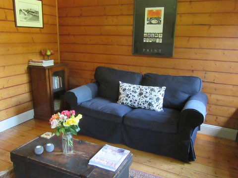 Nivani 1880's Cottage - Adwords Guide 3