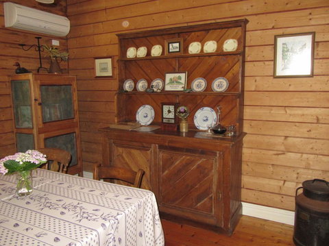 Nivani 1880's Cottage - Adwords Guide 0