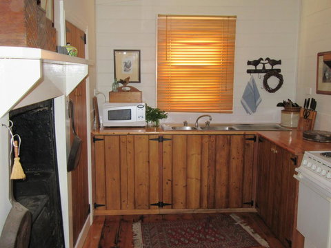 Nivani 1880's Cottage - Adwords Guide 2