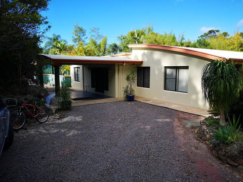 Noosa Edge Nudist Retreat - Adwords Guide 1