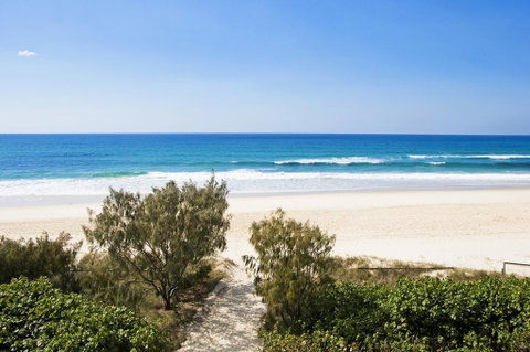 Oceanside Resort - Absolute Beachfront Apartments - Adwords Guide 1