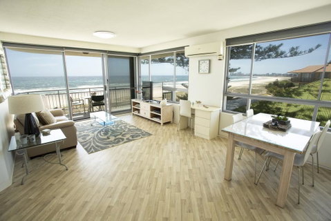 Oceanside Resort - Absolute Beachfront Apartments - Adwords Guide 2