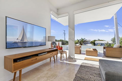 Paperbark A - Luxury Duplex In Sunshine Beach - Adwords Guide 3