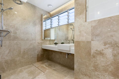 Paperbark B - Luxury Duplex Sunshine Beach - Adwords Guide 1