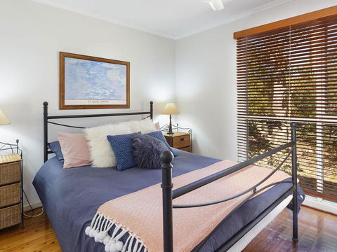 Pet Friendly - Bennetts Beach Cottage - Adwords Guide 1